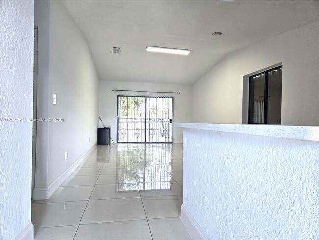 13941 SW 56th Terrace in Miami, FL - Building Photo - Building Photo