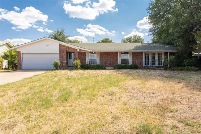 property at 8 Chanute Cir