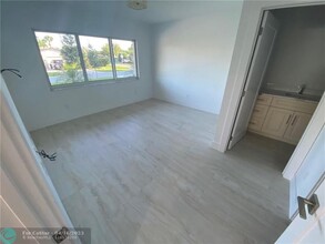 2635 NE 17th St in Pompano Beach, FL - Foto de edificio - Building Photo
