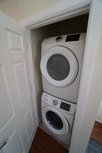 5726 Roosevelt Way NE in Seattle, WA - Building Photo - Building Photo