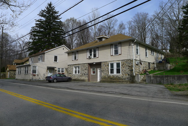 1143-1147 Oregon Rd in Cortlandt Manor, NY - Building Photo - Building Photo