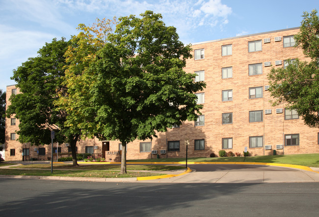 Talheim Apartments in Chaska, MN - Foto de edificio - Building Photo