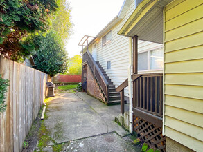 1414 SE Lambert St in Portland, OR - Building Photo - Building Photo