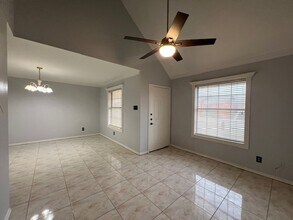 8911 McPherson Rd in Laredo, TX - Building Photo - Building Photo