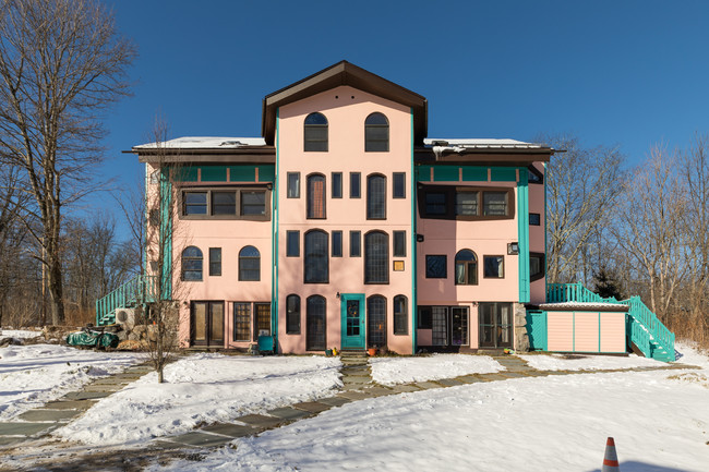 Libertyville Rd Apartments in New Paltz, NY - Building Photo - Building Photo