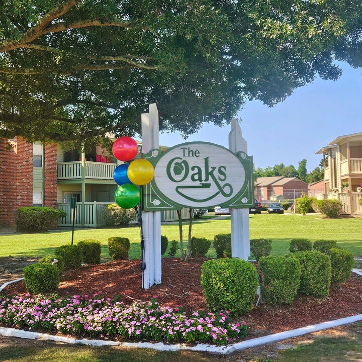 The Oaks Apartments in Gulfport, MS - Building Photo