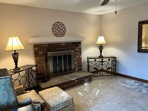 4 Santa Ln in New Milford, CT - Building Photo - Building Photo