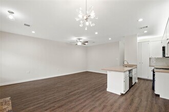 8207 Sandra St in Houston, TX - Building Photo - Building Photo