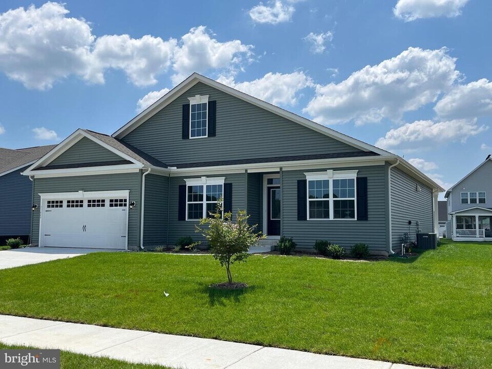 31449 Crossly Dr in Lewes, DE - Building Photo