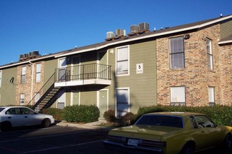 Townview Apartments in Dallas, TX - Building Photo - Building Photo