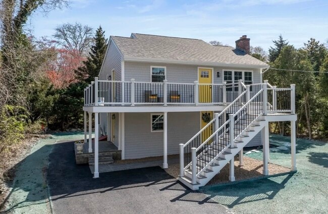 46 Stoneledge Rd, Unit 2