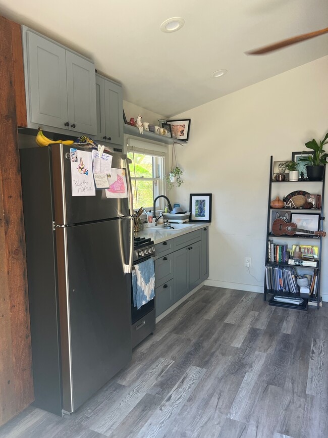 1417 E 8th St in Long Beach, CA - Building Photo - Building Photo