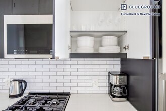 210 8th Ave N-Unit -FL15-ID484 in Seattle, WA - Foto de edificio - Building Photo