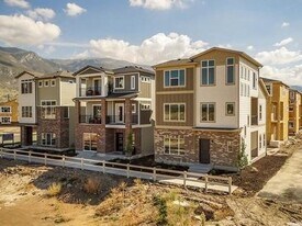 12 S Rio Grand Ave in Farmington, UT - Building Photo