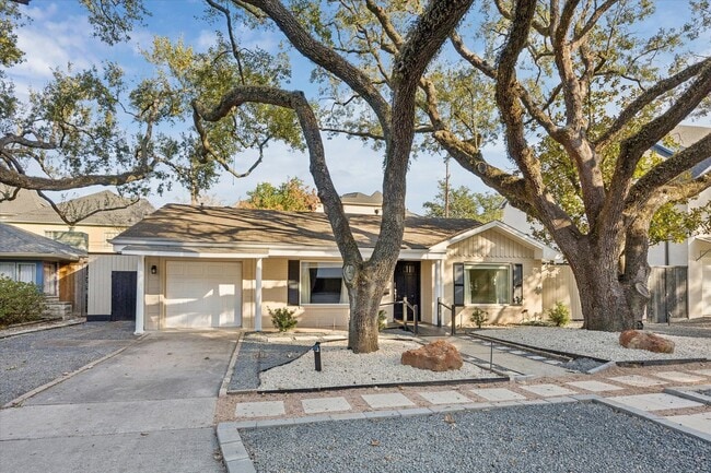 2619 Eastgrove Ln in Houston, TX - Building Photo - Building Photo