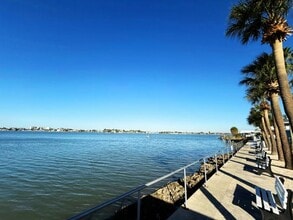 1375 Pasadena Ave S in South Pasadena, FL - Building Photo - Building Photo