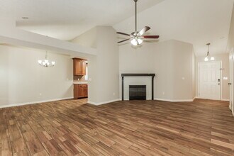 1111 Tuxford Dr in Brandon, FL - Building Photo - Building Photo