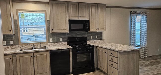 property at 2415 Catalpa St