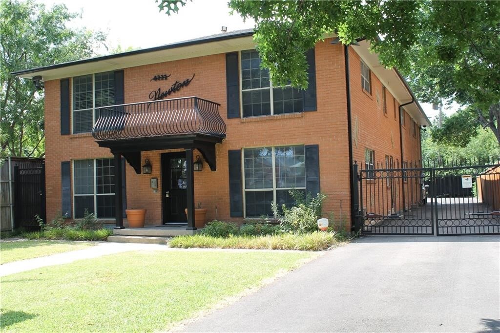 4222 Newton Ave-Unit -201 in Dallas, TX - Building Photo