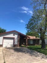 13237 Valley Forge Cir in Balch Springs, TX - Building Photo