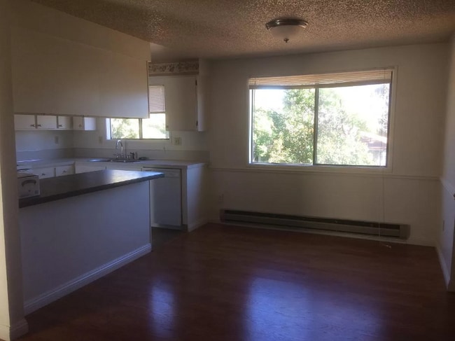 4162 Marian Ct in Klamath Falls, OR - Building Photo - Building Photo