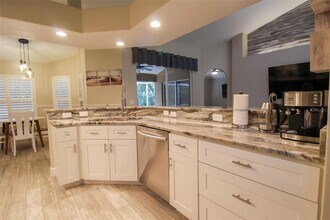 1261 Acadia Rd in Venice, FL - Foto de edificio - Building Photo