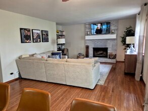 1332 E Bailey Rd in Naperville, IL - Building Photo - Building Photo