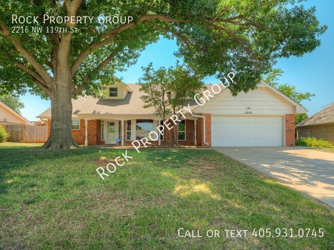 2216 NW 119th St in Oklahoma City, OK - Foto de edificio - Building Photo