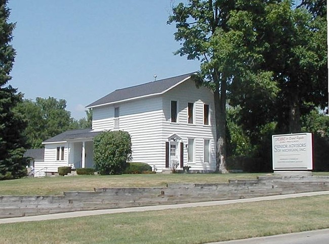 505-515 E 16th St in Holland, MI - Foto de edificio - Building Photo