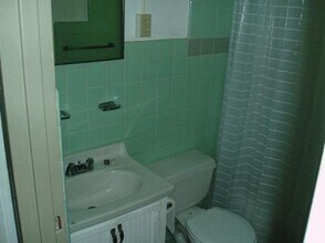 825 Harris Ave in Austin, TX - Building Photo - Building Photo