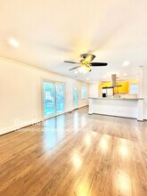 6226 Saratoga Cir in Dallas, TX - Building Photo - Building Photo