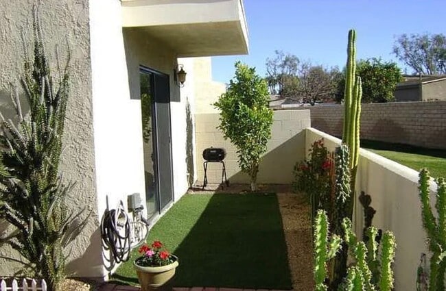 74223 Santa Rosa Cir in Palm Desert, CA - Building Photo - Building Photo