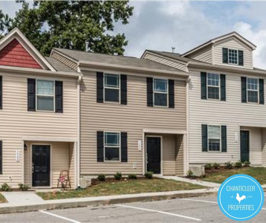3520 Midway Island Court in Raleigh, NC - Foto de edificio