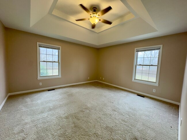 2013 Smith Cir in Greenbrier, TN - Foto de edificio - Building Photo