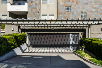 1852 Bonanza St in Walnut Creek, CA - Foto de edificio - Building Photo