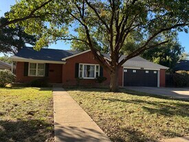 2202 Crockett St in Amarillo, TX - Building Photo
