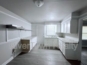 727 E Raines Rd in Memphis, TN - Building Photo - Building Photo