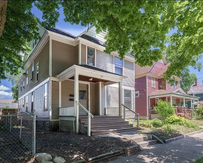 property at 857 Fairmount St SE