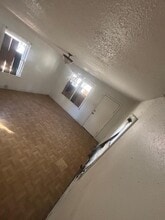 5461 Hamilton Ave in Jennings, MO - Building Photo - Building Photo