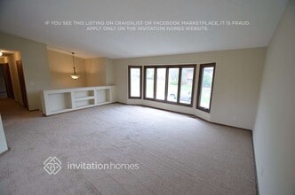 943 Pine View Ct in St. Paul, MN - Building Photo - Building Photo