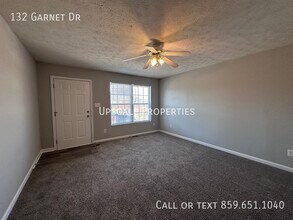 132 Garnet Dr in Nicholasville, KY - Building Photo - Building Photo