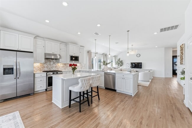 property at 30843 Boxwood Dr