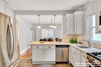 558 Washington St, Unit #2 in Boston, MA - Foto de edificio - Building Photo