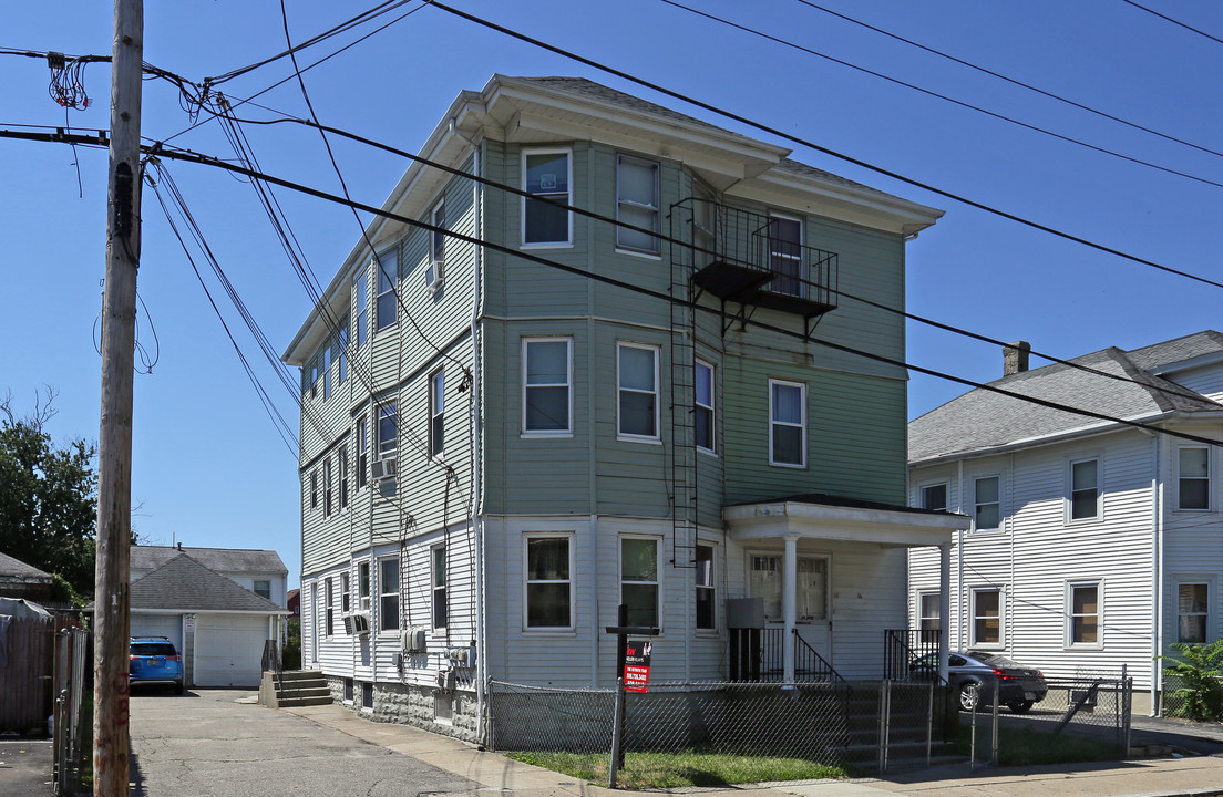 14-16 Privet St in Pawtucket, RI - Building Photo