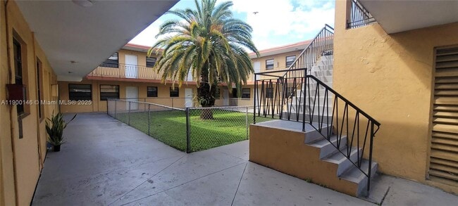 property at 34 E 21st St