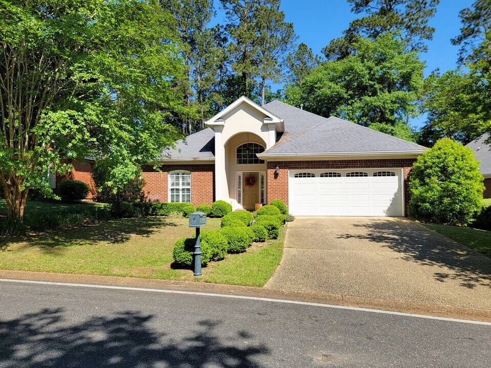 1660 Eagles Watch Way in Tallahassee, FL - Building Photo