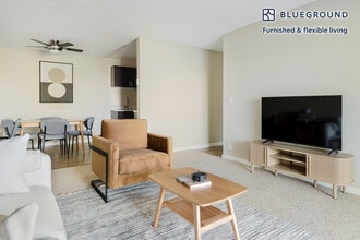 600 Edgewater Blvd in Foster City, CA - Building Photo - Building Photo