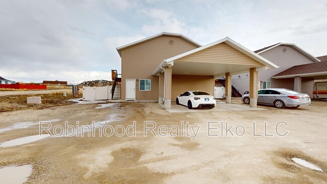 279 Country Club Pkwy in Spring Creek, NV - Building Photo - Building Photo