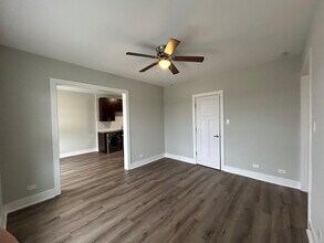 725 Saint Johns Ave in Highland Park, IL - Building Photo - Building Photo