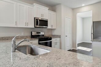 15818 Berry Hl Dr in Conroe, TX - Building Photo - Building Photo